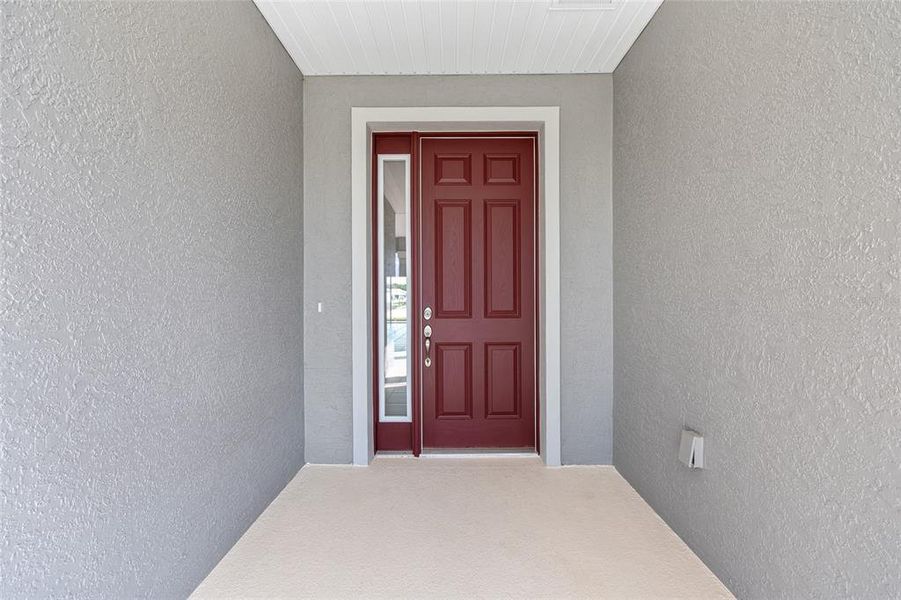 Exterior details and patio area of a home in Calesa Township, Ocala (Image 4).