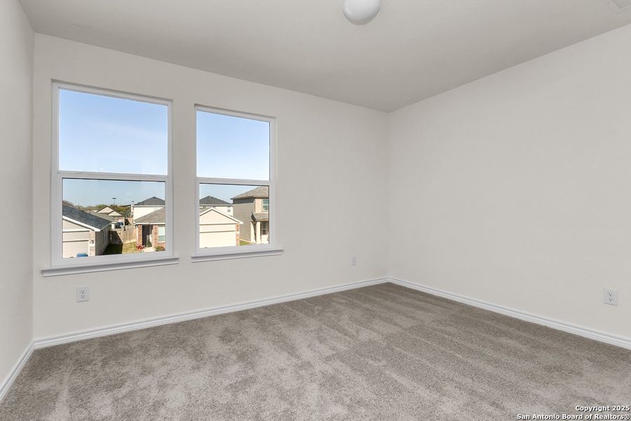 Spacious, unfurnished interior of a new home in Spanish Trails, San Antonio (Image 16).