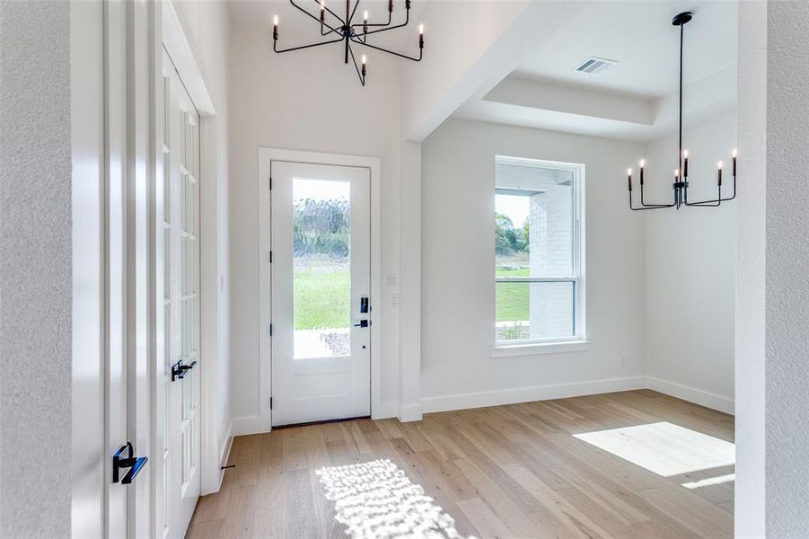 Spacious, unfurnished interior of a new home in , Weatherford (Image 16).