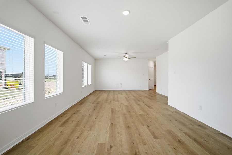 Spacious, unfurnished interior of a new home in Westridge, McKinney (Image 26).