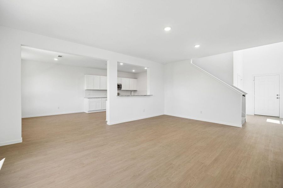 Spacious, unfurnished interior of a new home in Montgomery Bend, Montgomery (Image 17).