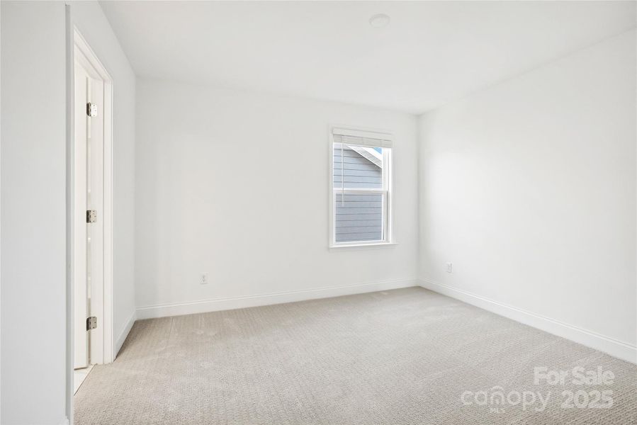 Spacious, unfurnished interior of a new home in Forest Creek, Waxhaw (Image 39).