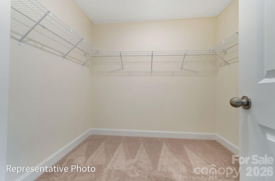 Spacious, unfurnished interior of a new home in Harrisburg Village, Harrisburg (Image 12).