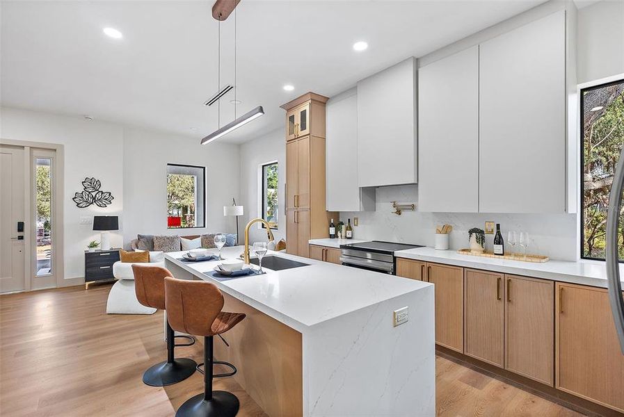 Furnished interior view inside a new home in , Tampa (Image 5).