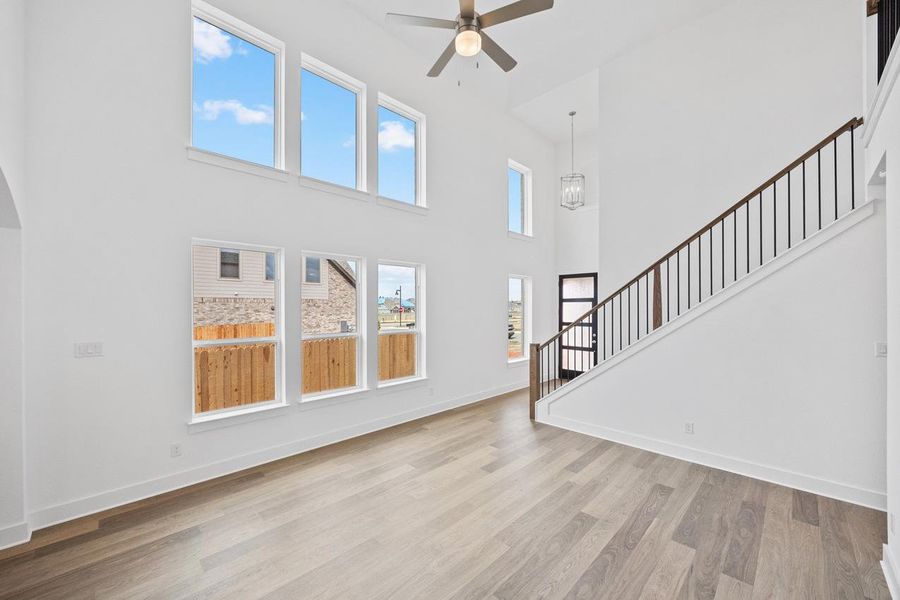 Spacious, unfurnished interior of a new home in Santa Rita Ranch, Liberty Hill (Image 10).