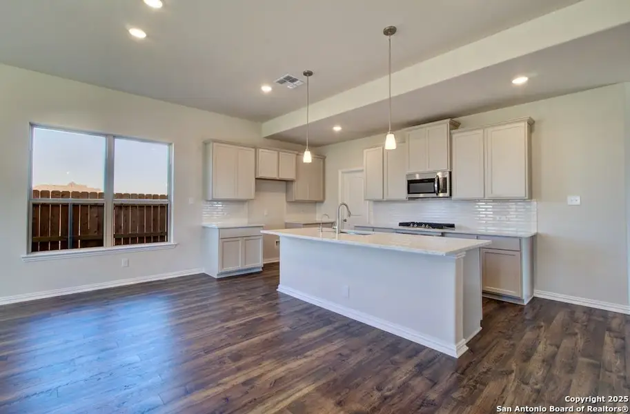 Furnished interior view inside a new home in Sunflower Ridge, New Braunfels (Image 5).