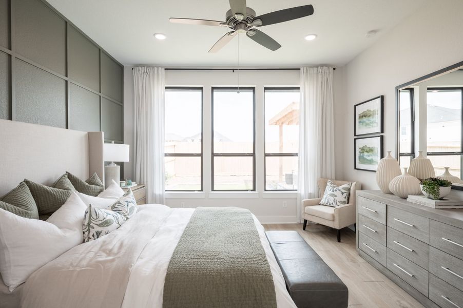 Representative furnished interior of a home built from the Goldeneye by Tri Pointe Homes in Jubilee 50′, Hockley (Image 53).