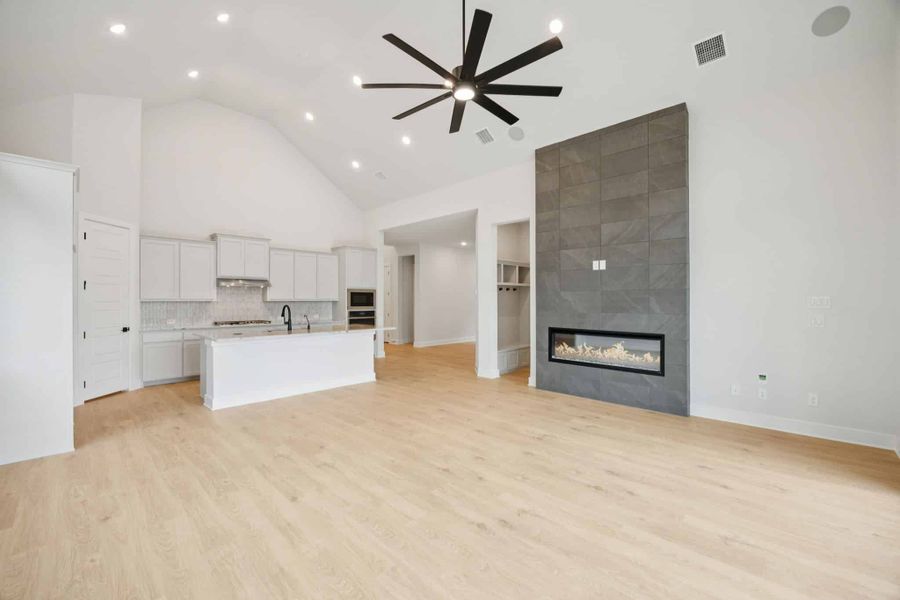 Spacious, unfurnished interior of a new home in The Grove Frisco, Frisco (Image 22).