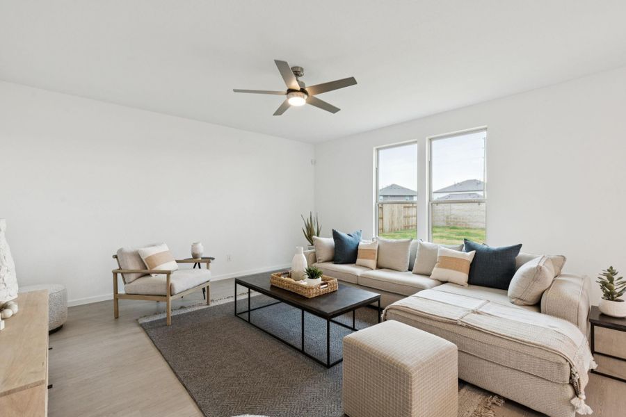 Furnished interior view inside a new home in River Ranch, Dayton (Image 10).