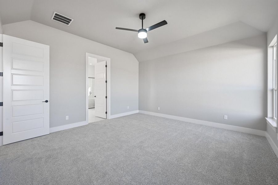 Spacious, unfurnished interior of a new home in Rocky Top Ranch, Azle (Image 31). Spacious, unfurnished interior of a new home in Rocky Top Ranch, Azle (Image 31).