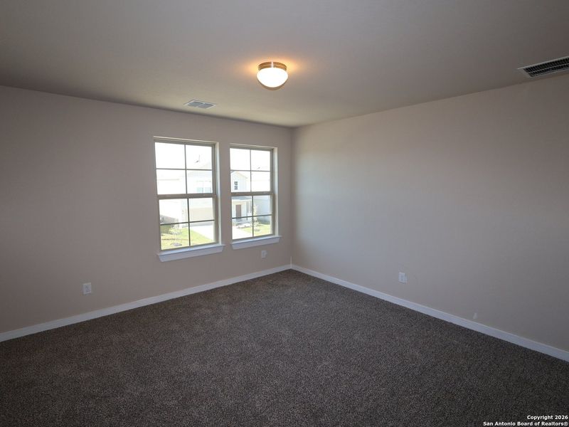 Spacious, unfurnished interior of a new home in Winding Brook, San Antonio (Image 22).