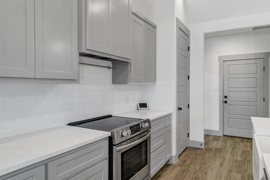 Furnished interior view inside a new home in , Tolar (Image 5).