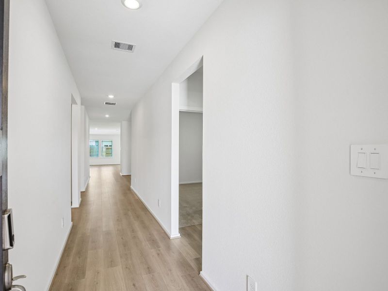 Spacious, unfurnished interior of a new home in Riviera Pines - Classic Series, Huffman (Image 11).