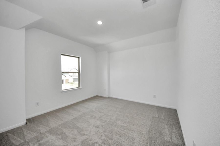 Spacious, unfurnished interior of a new home in , Katy (Image 24).