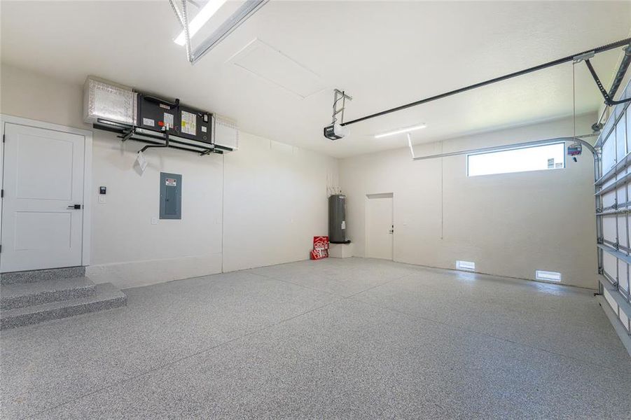 Spacious, unfurnished interior of a new home in , Rotonda West (Image 35).