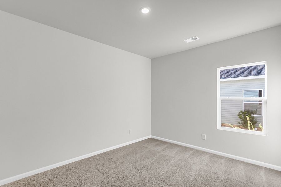 Spacious, unfurnished interior of a new home in Fairway Woods at Wyboo, Manning (Image 28).