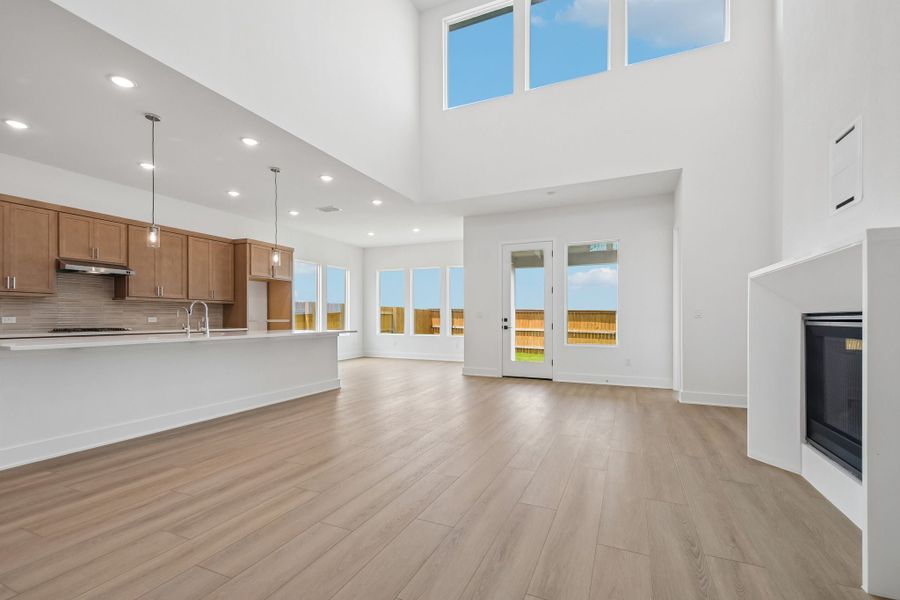 Spacious, unfurnished interior of a new home in Freedom at Anthem, Kyle (Image 16).