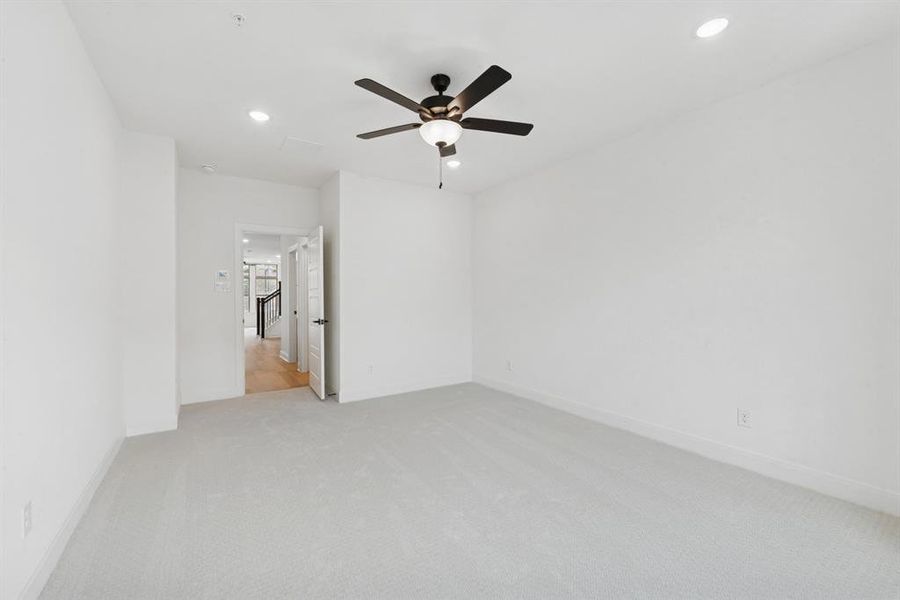 Spacious, unfurnished interior of a new home in Hillside at Las Colinas, Irving (Image 26).