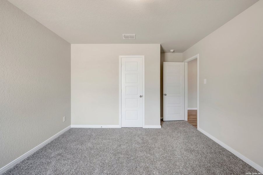 Spacious, unfurnished interior of a new home in Hickory Ridge Estates, Elmendorf (Image 22).