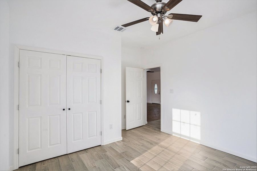 Spacious, unfurnished interior of a new home in , Seguin (Image 21).