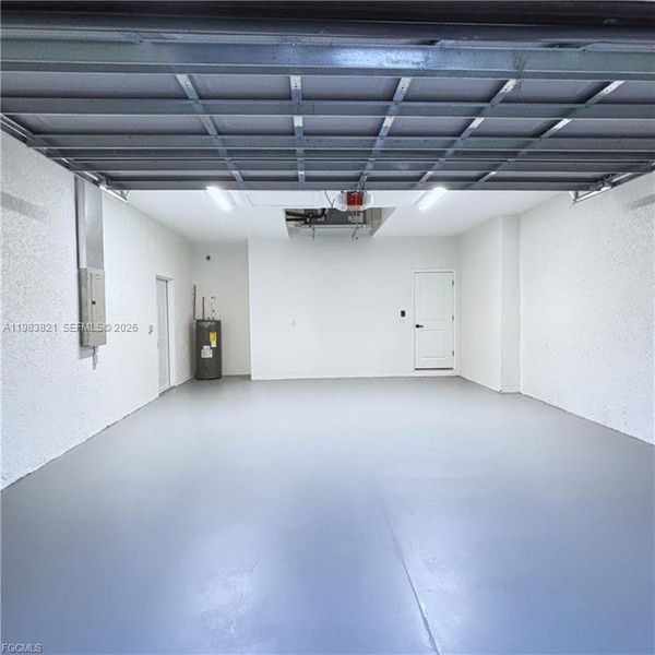 Spacious, unfurnished interior of a new home in , Lehigh Acres (Image 20). Spacious, unfurnished interior of a new home in , Lehigh Acres (Image 20).