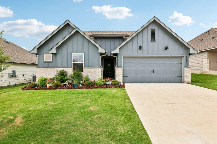 Front exterior of a new home in , Copperas Cove, TX, highlighting curb appeal (Image 27).