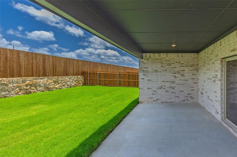 Spacious, unfurnished interior of a new home in Stratton Place, Greenville (Image 18).