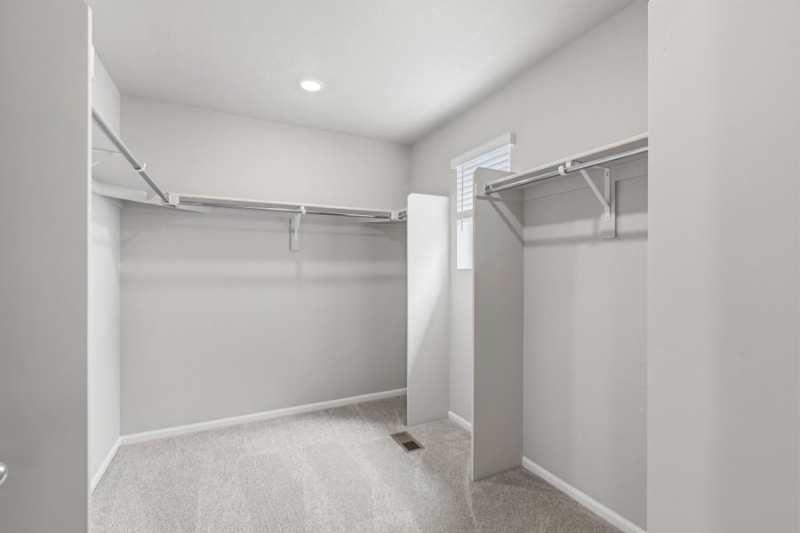 Spacious, unfurnished interior of a new home in Windler, Aurora (Image 16).