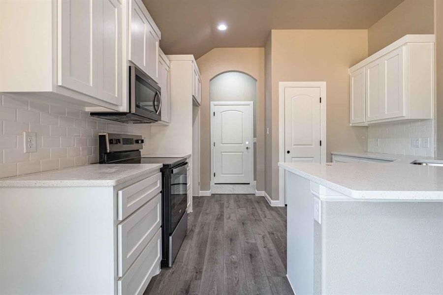 Furnished interior view inside a new home in , Granbury (Image 17). Furnished interior view inside a new home in , Granbury (Image 17).