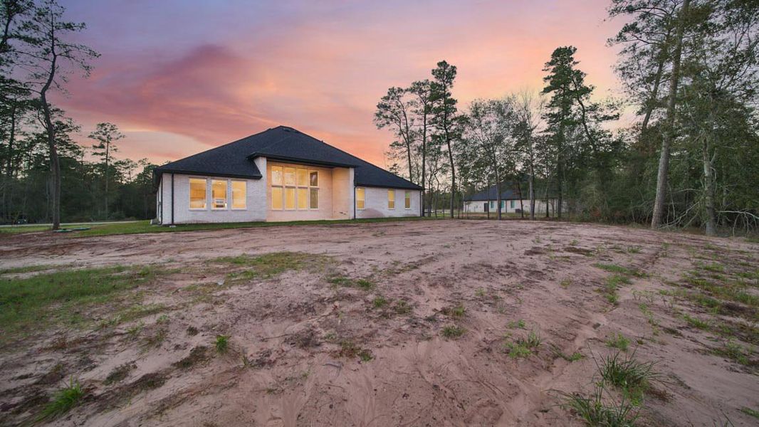 Exterior details and patio area of a home in Butlers Bend Estates, Pinehurst (Image 4).