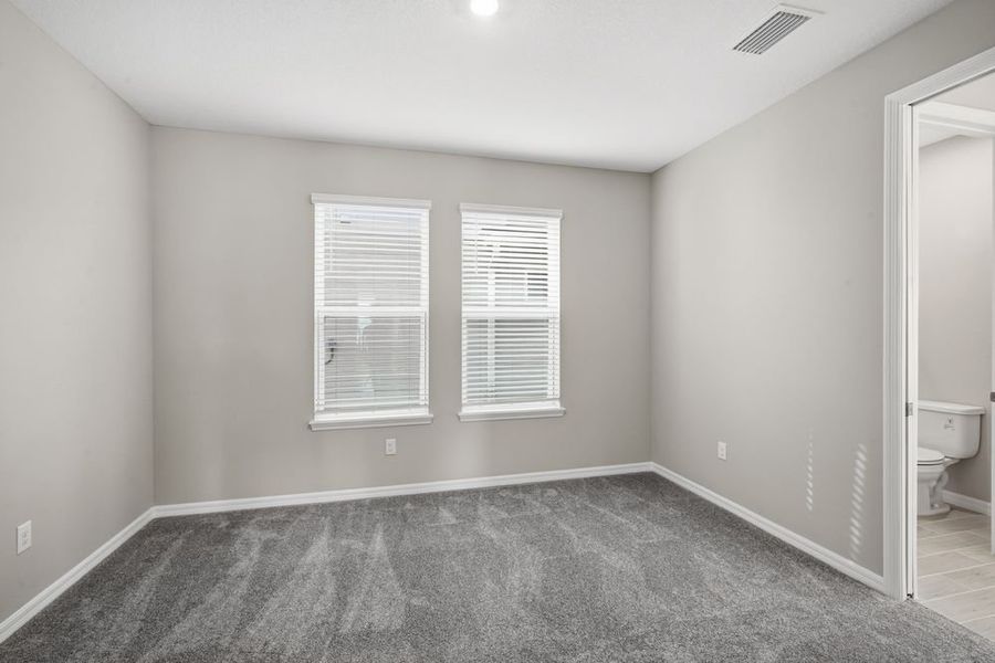 Spacious, unfurnished interior of a new home in Hammock at Two Rivers, Zephyrhills (Image 20).