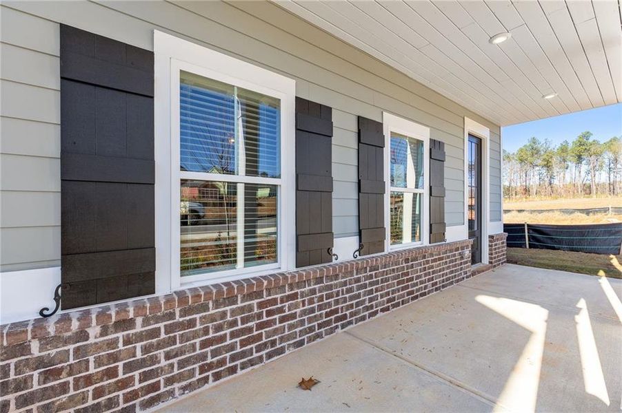 Exterior details and patio area of a home in , Athens (Image 22).