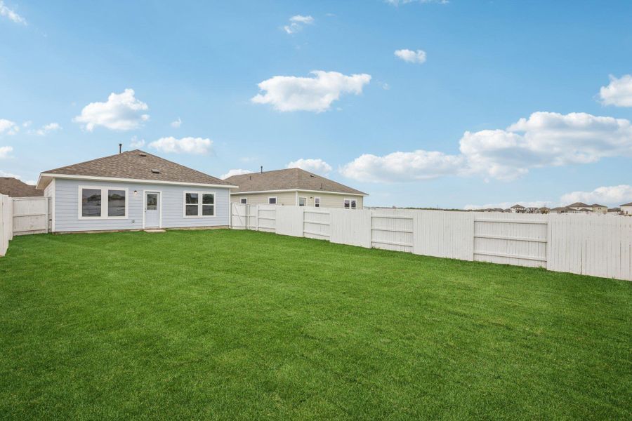 Exterior details and patio area of a home in Harvest Ridge, Elgin (Image 19).