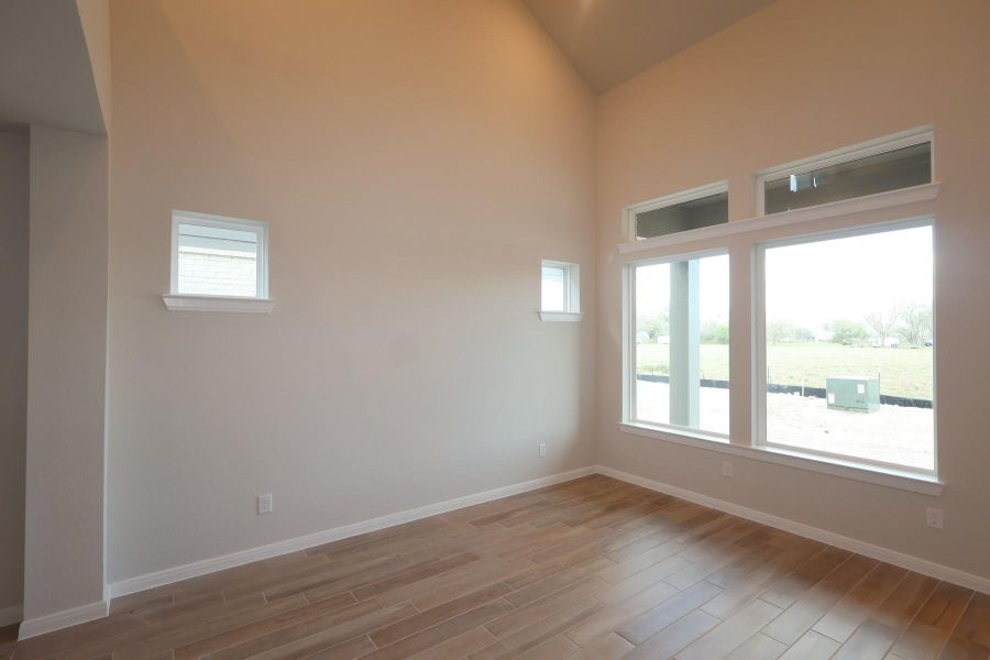 Spacious, unfurnished interior of a new home in The Grand Prairie 40’, Hockley (Image 14).
