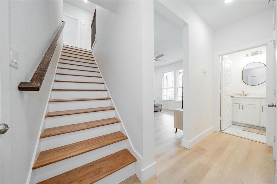 Spacious, unfurnished interior of a new home in , Gun Barrel City (Image 21).