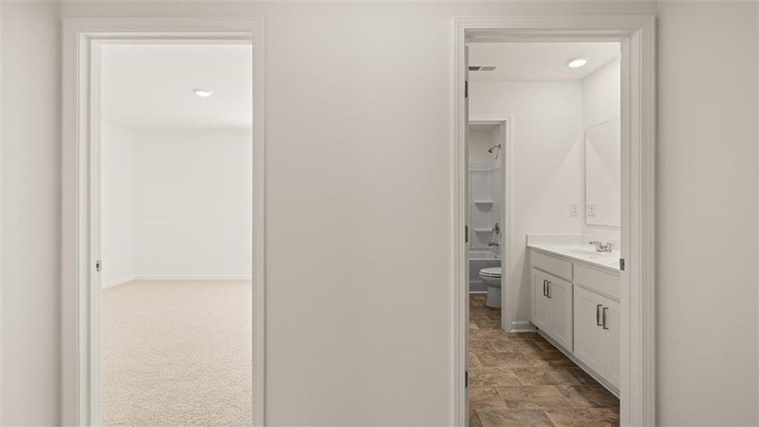 Spacious, unfurnished interior of a new home in Kingston Ranch at Lake Oconee, Buckhead (Image 40).