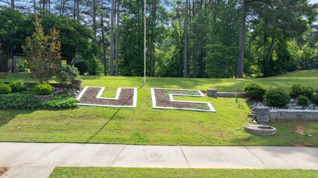 Image 32 of a home in Pointe Park.