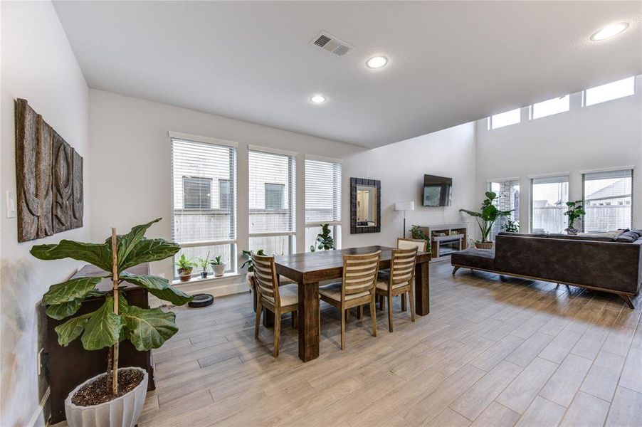 A view towards the 2-story high ceilings in the family room.