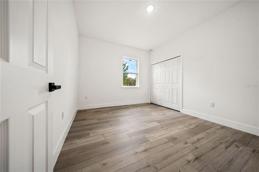 Spacious, unfurnished interior of a new home in , Dunnellon (Image 26).