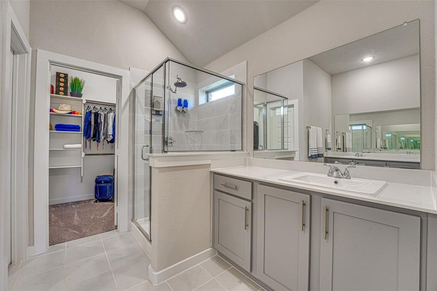 Furnished interior view inside a new home in , Lavon (Image 9).