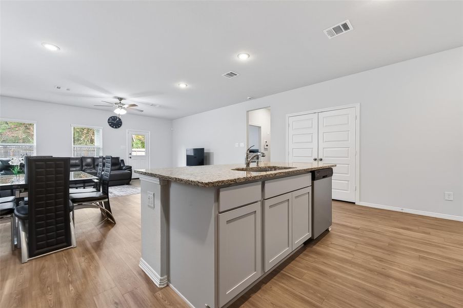 Furnished interior view inside a new home in , Tomball (Image 10).
