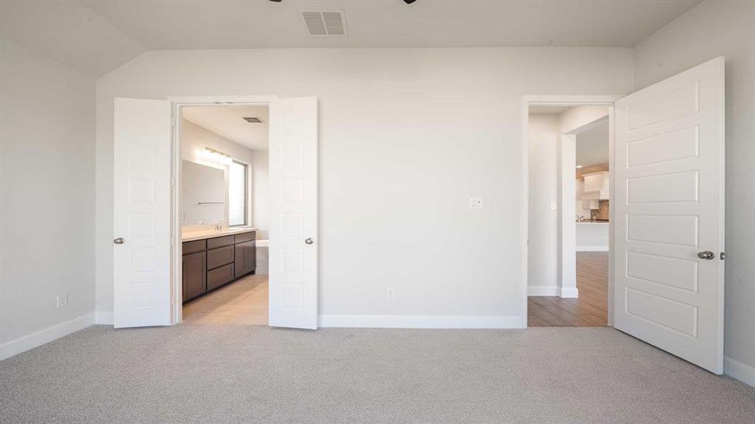 Spacious, unfurnished interior of a new home in Trinity Falls 45', McKinney (Image 14). Spacious, unfurnished interior of a new home in Trinity Falls 45', McKinney (Image 14).