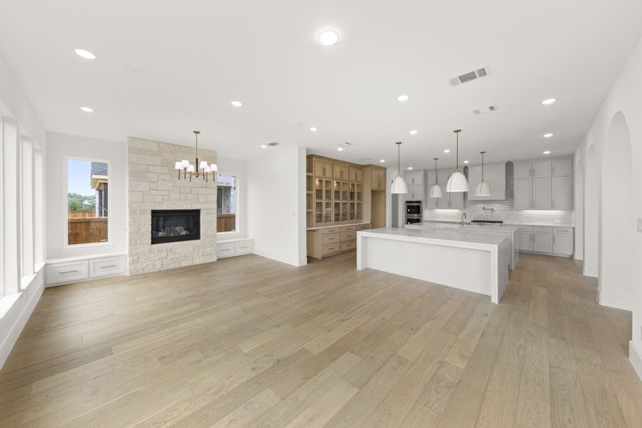 Representative unfurnished interior of a home built from the 7061 by Tradition Homes in Mustang Lakes, McKinney (Image 23).