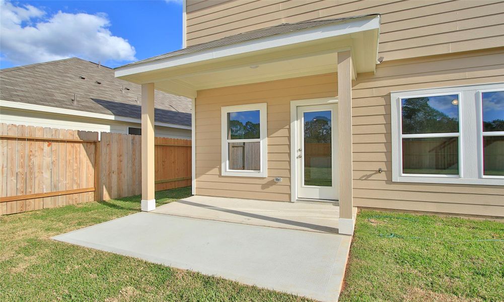 Exterior details and patio area of a home in Cielo, Conroe (Image 2). Exterior details and patio area of a home in Cielo, Conroe (Image 2).