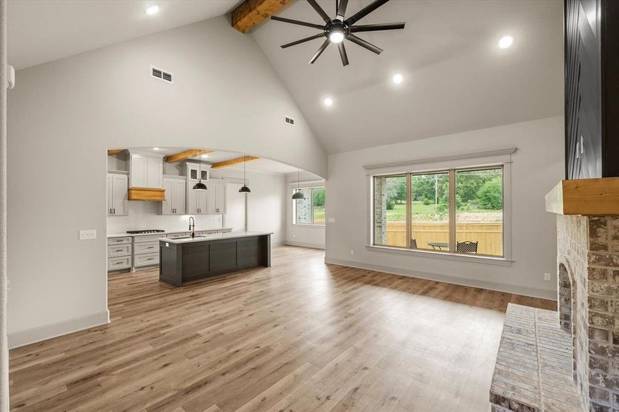 Spacious, unfurnished interior of a new home in , Lindale (Image 21).