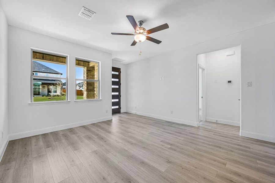 Spacious, unfurnished interior of a new home in North Sky Celina, Celina (Image 15).