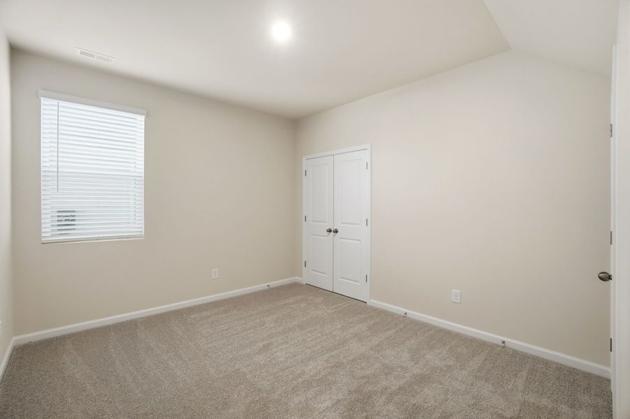 Spacious, unfurnished interior of a new home in Waxhaw Landing, Monroe (Image 21).