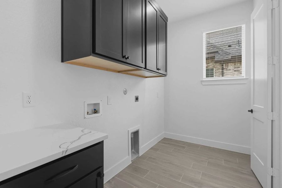 Furnished interior view inside a new home in Attwater 65's, Waller (Image 8).
