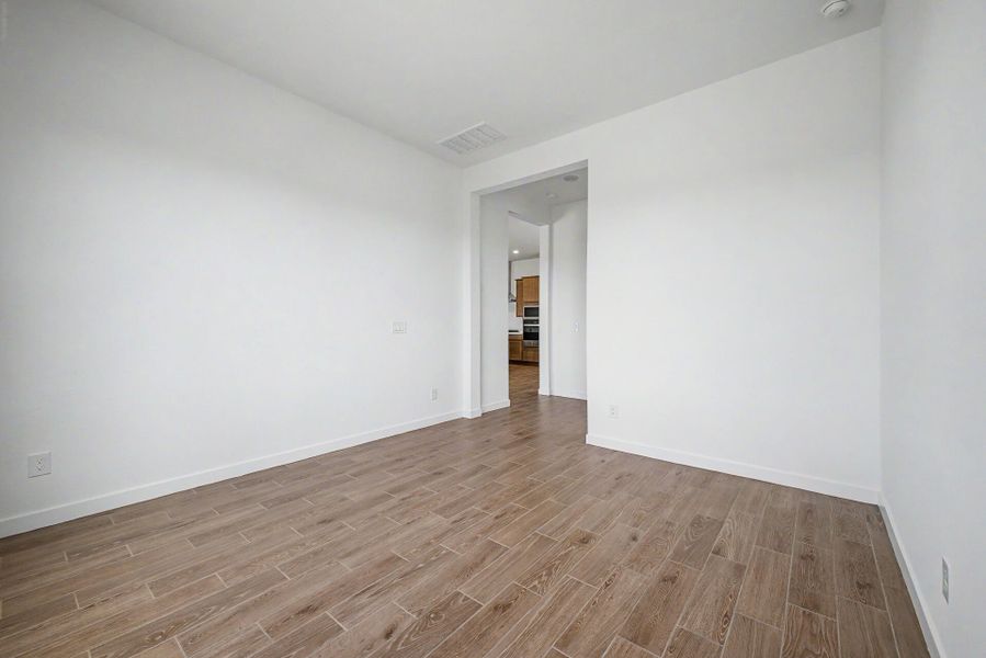 Spacious, unfurnished interior of a new home in Landmarke, San Tan Valley (Image 11). Spacious, unfurnished interior of a new home in Landmarke, San Tan Valley (Image 11).