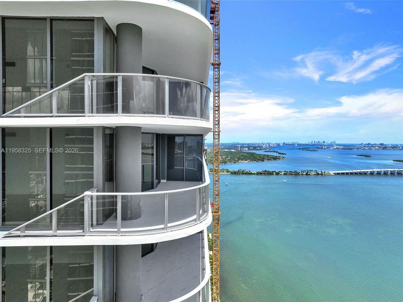 Condo located in Miami, FL showcasing its design and architecture (Image 4).